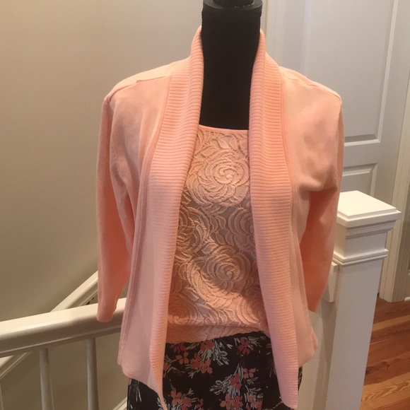 Peach raised texture rose print as top - Picture 6 of 6